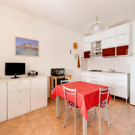 With Beachfront Terrace And Air Conditioning Daire