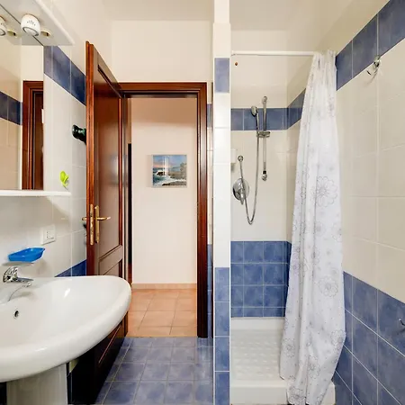 With Beachfront Terrace And Air Conditioning Daire *