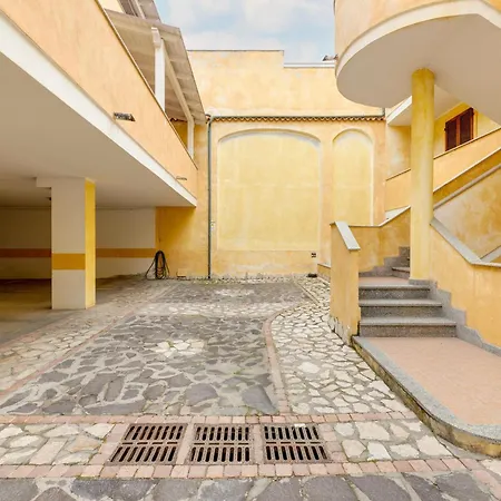 With Beachfront Terrace And Air Conditioning 아파트 *