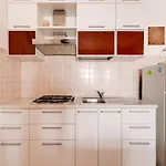 With Beachfront Terrace And Air Conditioning 아파트 *