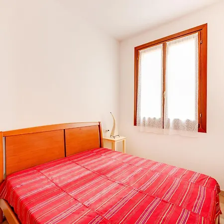 With Beachfront Terrace And Air Conditioning Кастельсардо